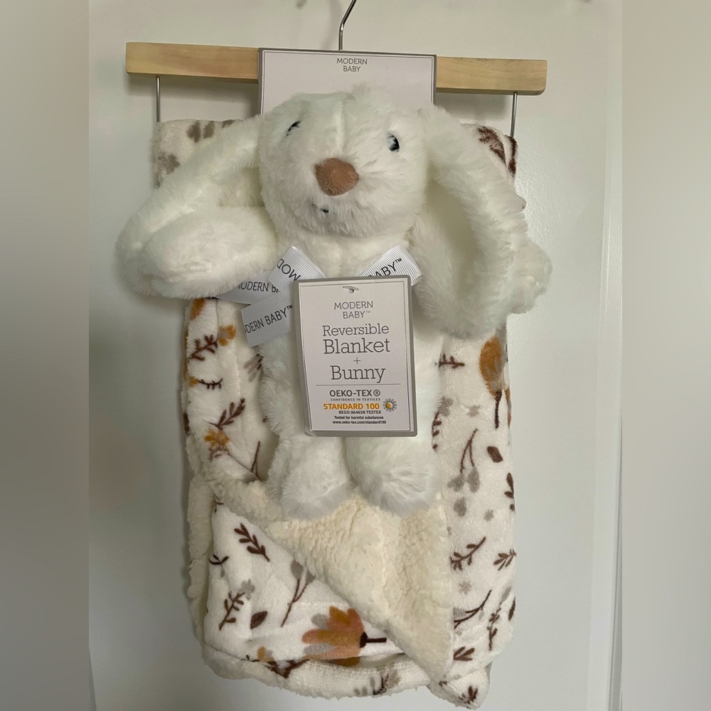 NEW Modern Baby Reversible Baby Blanket & Bunny Plush Toy 30x36” Baby Gift Set